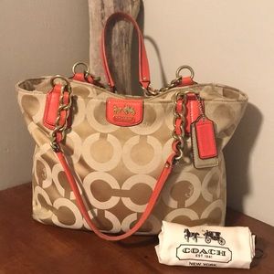 ⭐️ COACH tan/orange chain bag